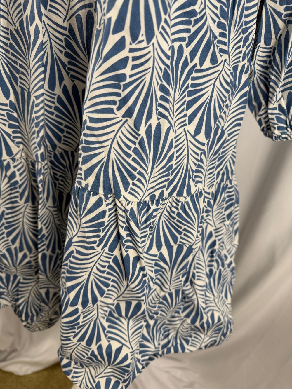 Rachel Zoe Blue and White Leaf-Print Tiered Long-Sleeve Dress - Picture 5 of 11